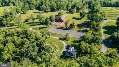 40242 CHARLES TOWN PIKE, HAMILTON, VA 20158