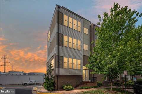 101 DYER COURT, HERNDON, VA 20170