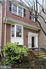 18 CARRIAGE HOUSE CIRCLE, ALEXANDRIA, VA 22304