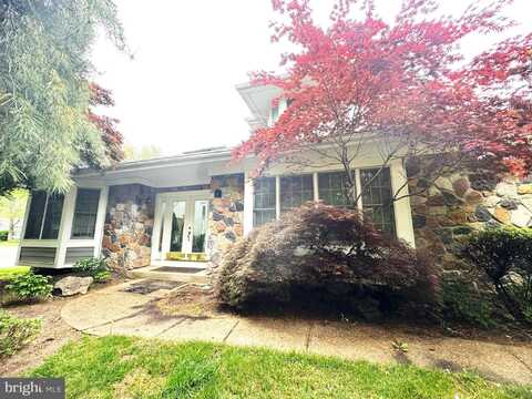 1 CRABAPPLE COURT, PRINCETON, NJ 08540