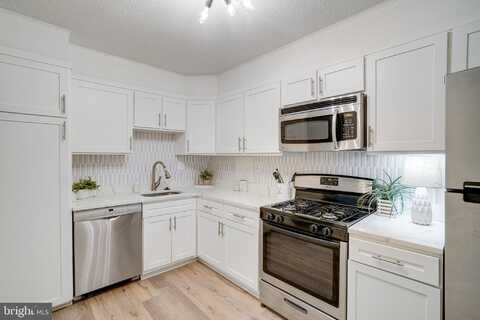 1300 ARMY NAVY DRIVE, ARLINGTON, VA 22202