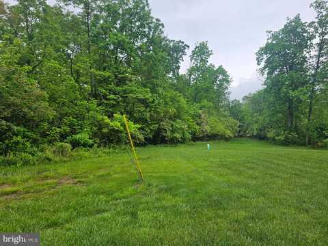 180 SMOKESTOWN ROAD, REINHOLDS, PA 17569