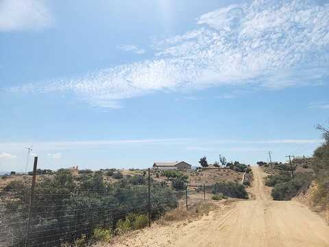 Barker, OAK HILLS, CA 92344