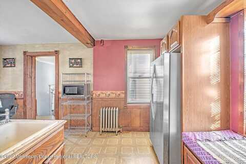 Woodview, FORDS, NJ 08863