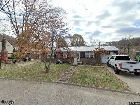 Pinewood, SAINT ALBANS, WV 25177