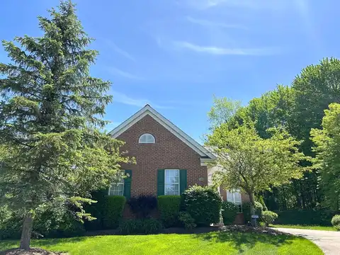 Oaklawn Court, Aurora, OH 44202