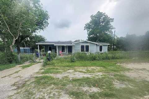 W Saint Marys Street, Mathis, TX 78368
