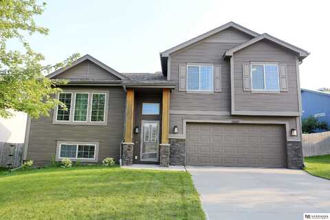 Michael, PAPILLION, NE 68133