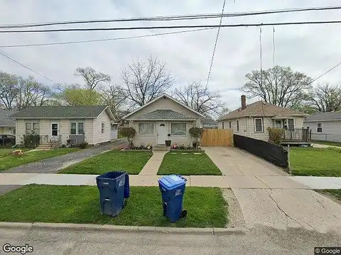 Pine, WAUKEGAN, IL 60085