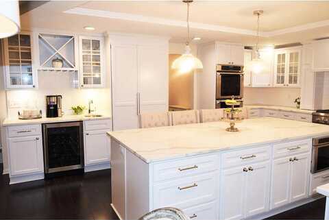 Hamilton, WAYZATA, MN 55391