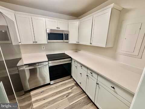 327 SAINT MARYS AVENUE, LA PLATA, MD 20646
