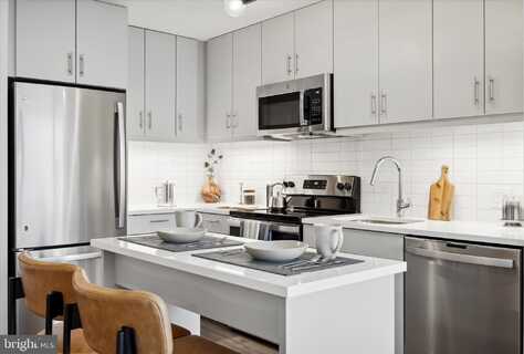 569 N 5TH STREET, PHILADELPHIA, PA 19123
