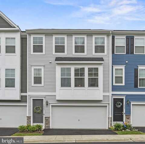 18283 SUMMIT POINTE DRIVE, TRIANGLE, VA 22172