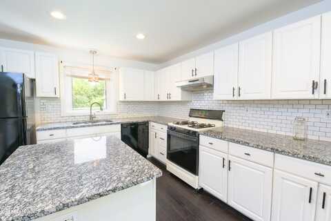 800 Simonds Rd, Williamstown, MA 01267