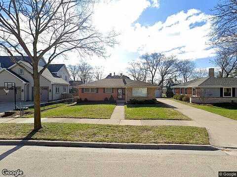 Ravenswood, MILWAUKEE, WI 53226