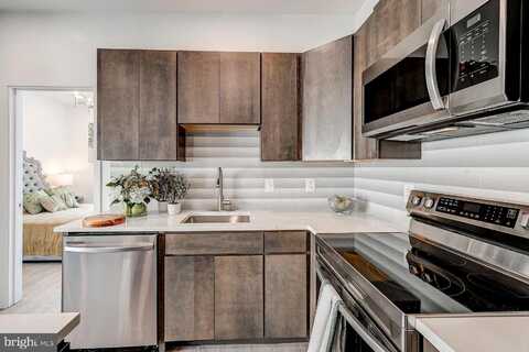 421 S BROADWAY, BALTIMORE, MD 21231