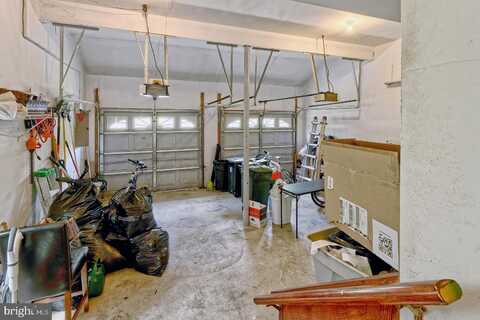 4 WOOD LAKE COURT, GLASSBORO, NJ 08028