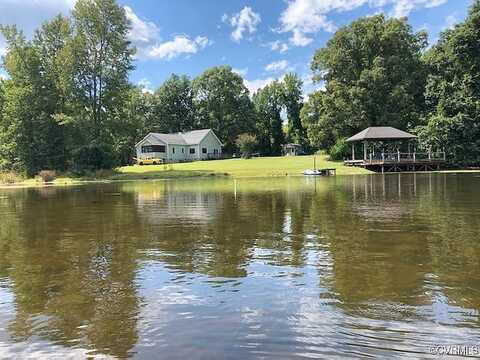 Tucker, BLACKSTONE, VA 23824
