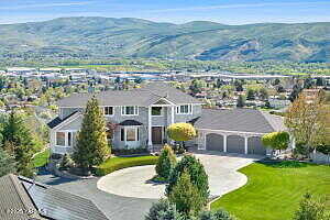 Pleasant Hill, SELAH, WA 98942
