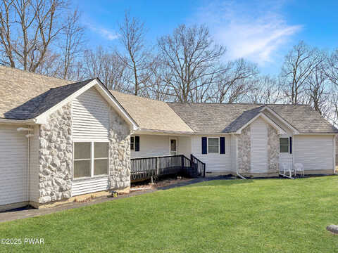 Bear, BUSHKILL, PA 18324