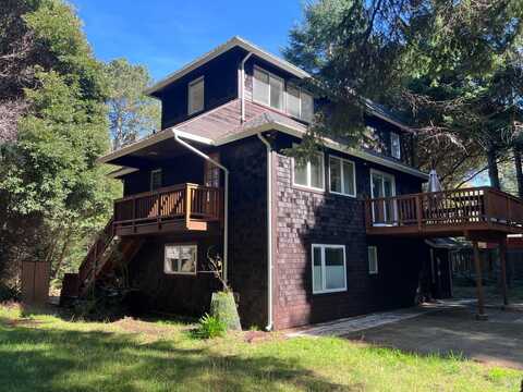 32851 Leofs Lane, Fort Bragg, CA 95437