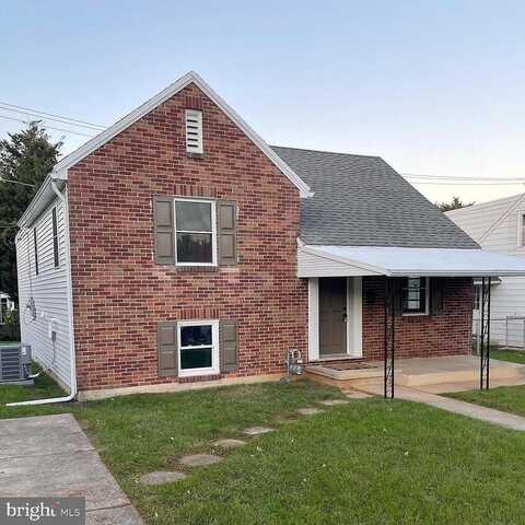 Parkway, YORK, PA 17404
