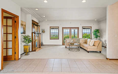 Naches Heights, YAKIMA, WA 98908
