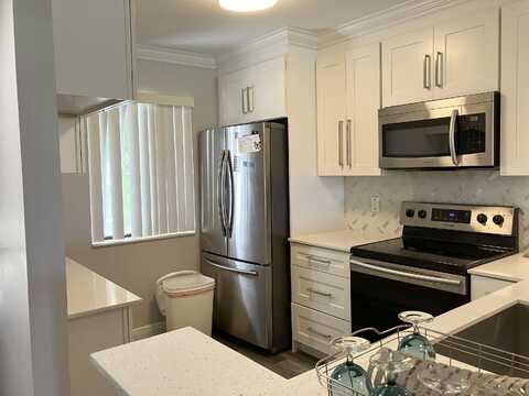 Esedra Ct, Lake Worth, FL 33467