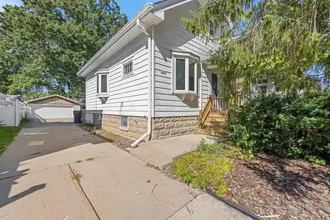 70Th, MILWAUKEE, WI 53219