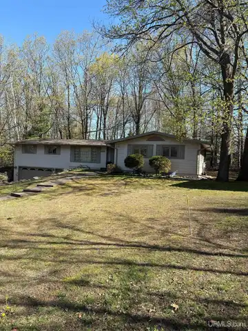 303 Jonathon Carver, Marquette, MI 49855