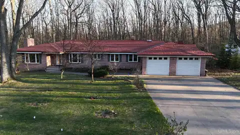 1002 Allouez, Marquette, MI 49855
