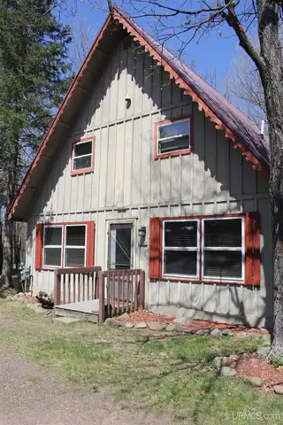 6166 E Snow Strasse, Ironwood, MI 49938