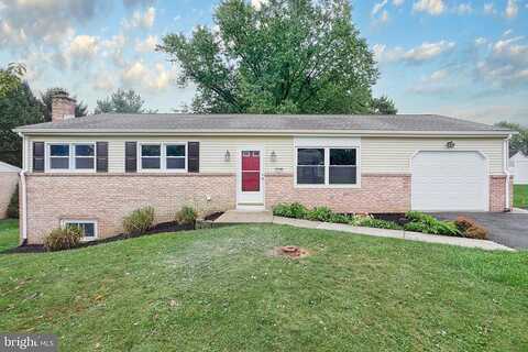 Holly, MECHANICSBURG, PA 17055