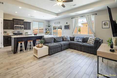 3482 W 150 ST, Hurricane, UT 84737
