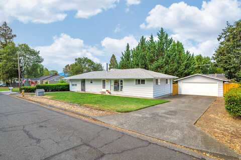 12Th, GRANTS PASS, OR 97526