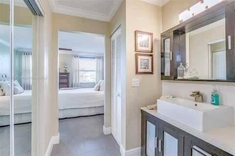 N Nob Hill Rd, Sunrise, FL 33322