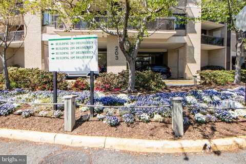 Yoakum Pkwy, Alexandria, VA 22304