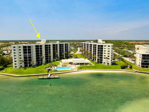 Sandpointe Bay Dr, Tequesta, FL 33469