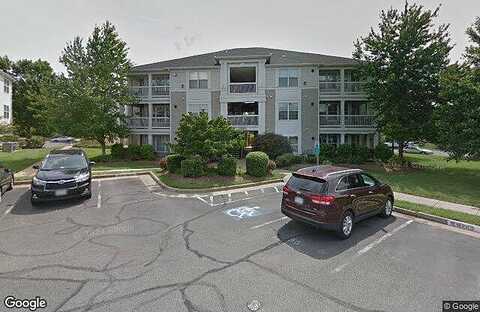Lacy Dr, Manassas, VA 20109