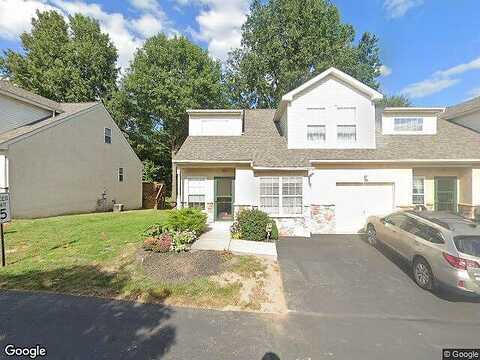 Stuart Dr, Norristown, PA 19401