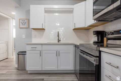 521 W TIFFANY TOWN S, Midvale, UT 84047