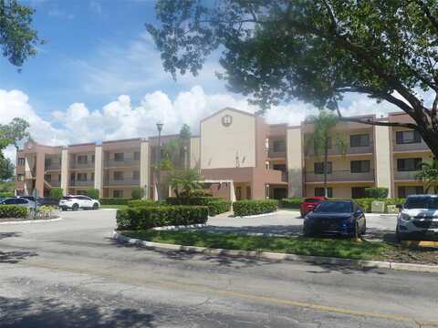 W Clairmont Cir, Tamarac, FL 33321