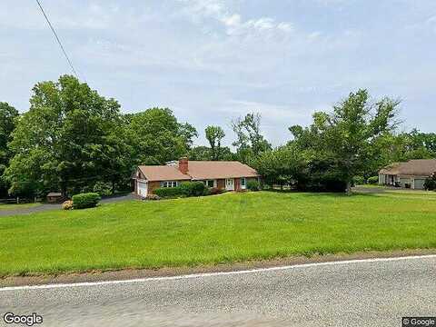 Cross Rd, LEDERACH, PA 19450