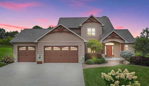 N1066 Quarry View Drive, Greenville, WI 54944