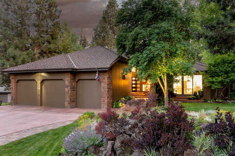 Outback Court, Bend, OR 97702