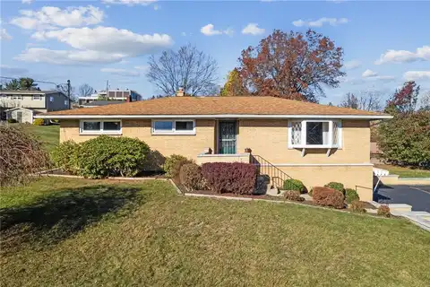 15 Mclaughlin Dr, Hempfield Twp - WML, PA 15601