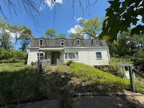 591 Old Clairton Rd, Pleasant Hills, PA 15236