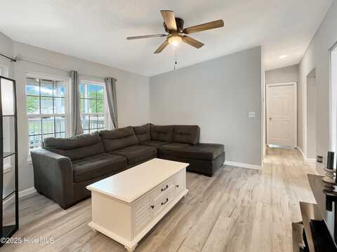 70 Little Pond Road, Rocky Point, NC 28457