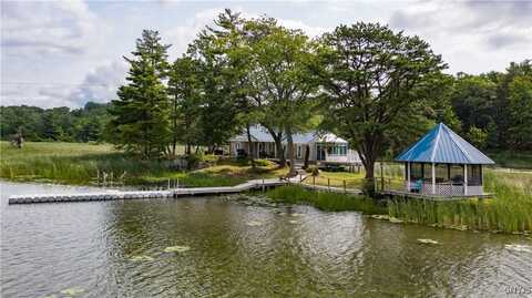1 Haloah, Hammond, NY 13646