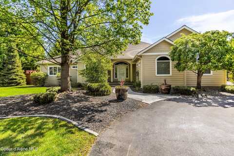 7432 N Colfax St, Dalton Gardens, ID 83815